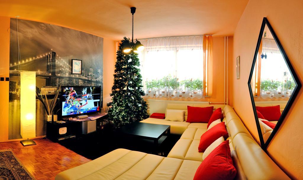 Hotel 7 Star Wishes Liptovský Hrádok Esterno foto